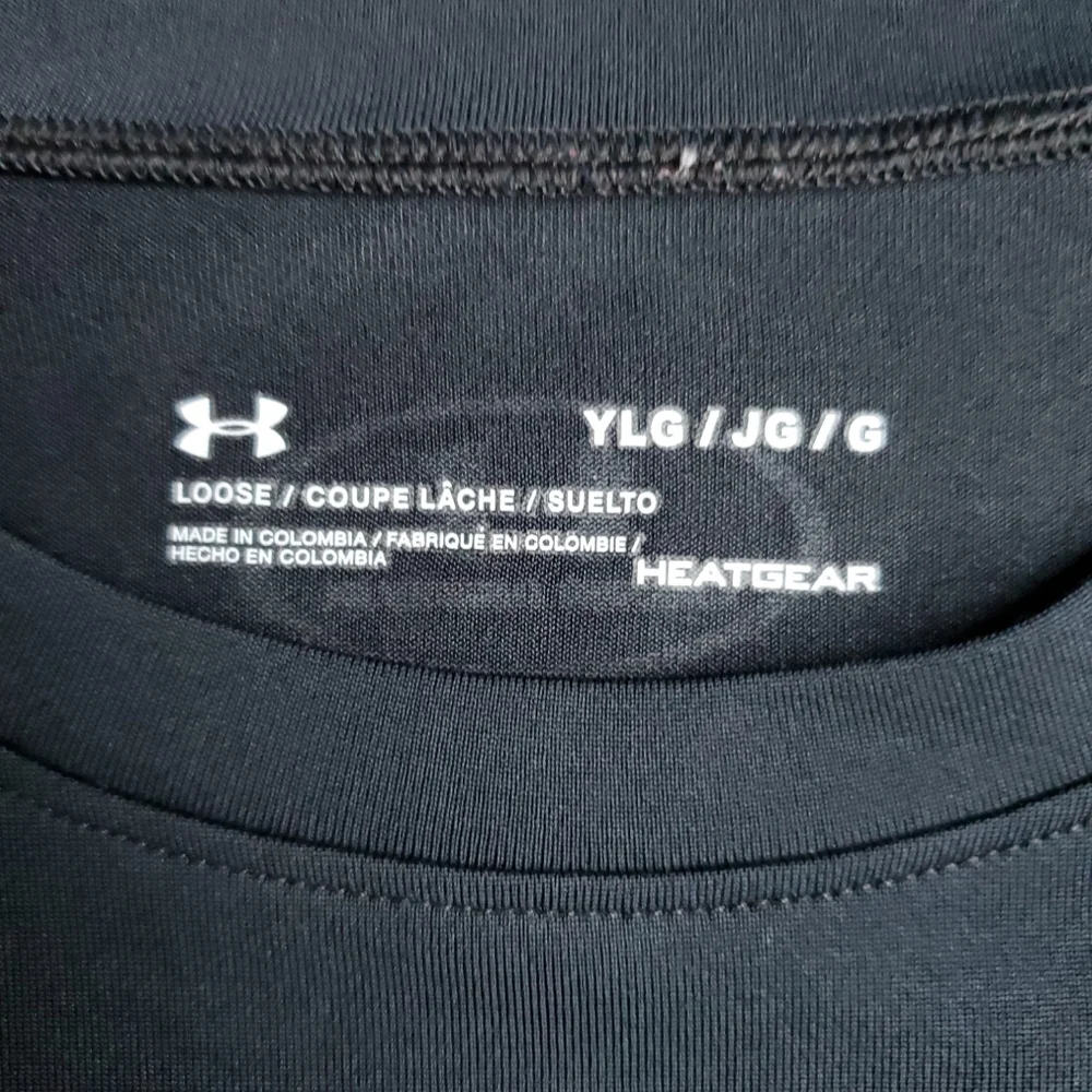 3/$30 Under Armour • Long Sleeve Shirt - Picture 5 of 5